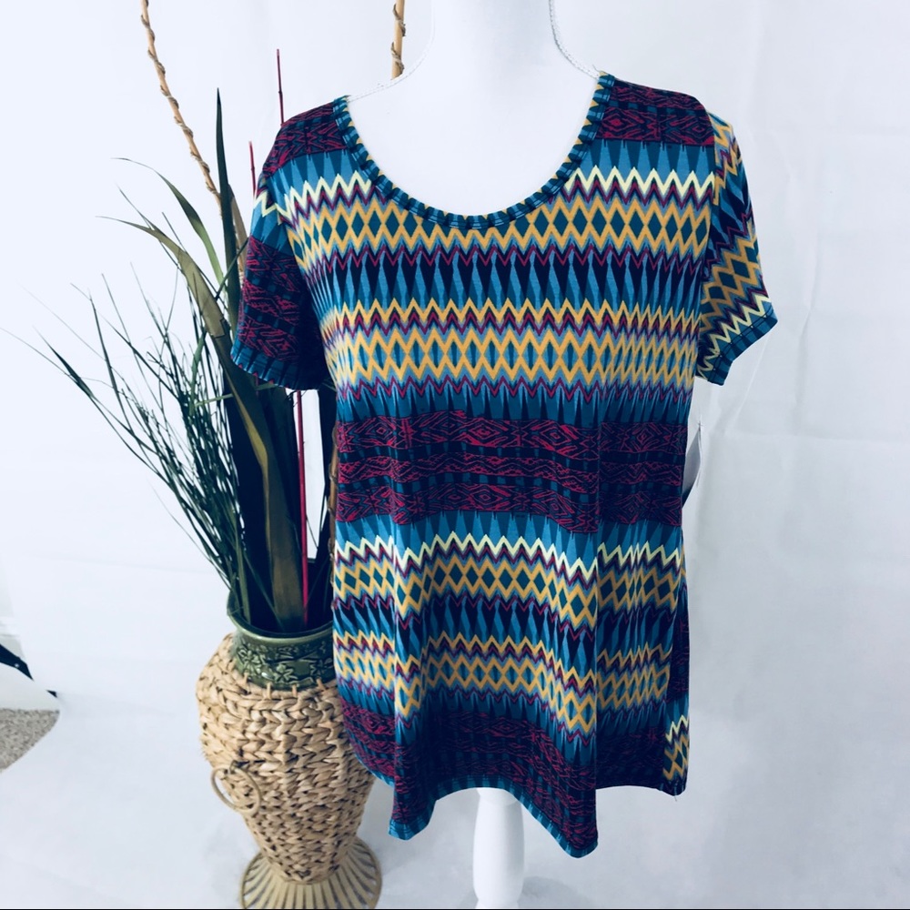 Lularoe(  Classic T ) Top